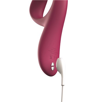 We-Vibe Nova 2 Showing Charger and Magnetic Port