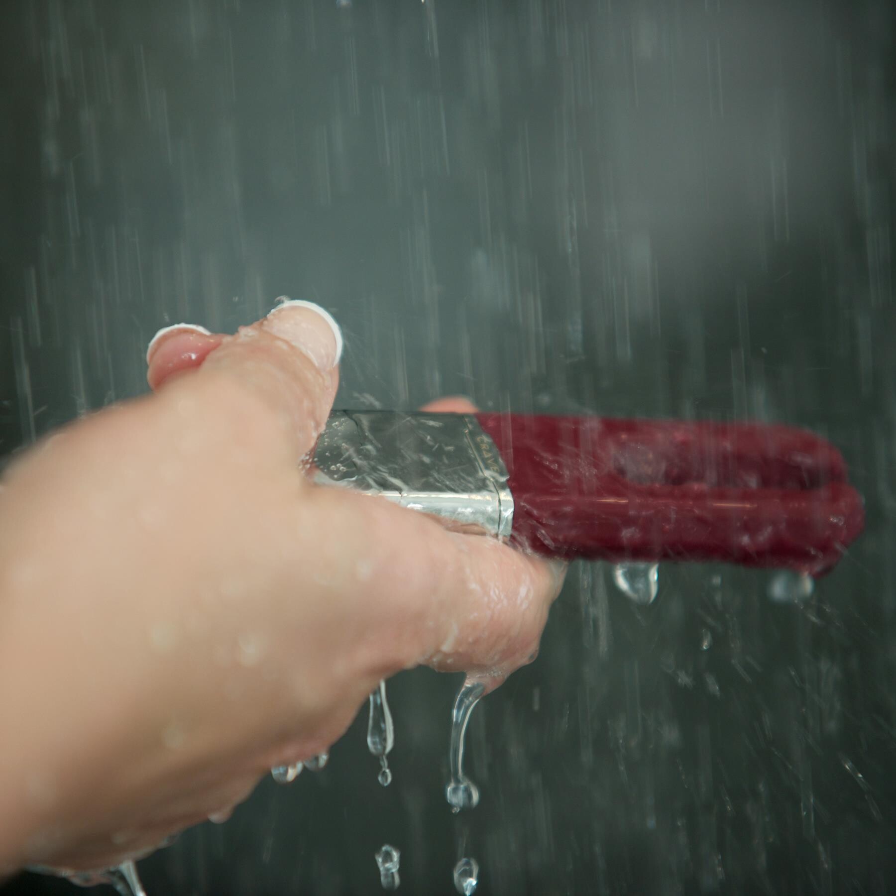 Crave Duet Classic Vibrator in water