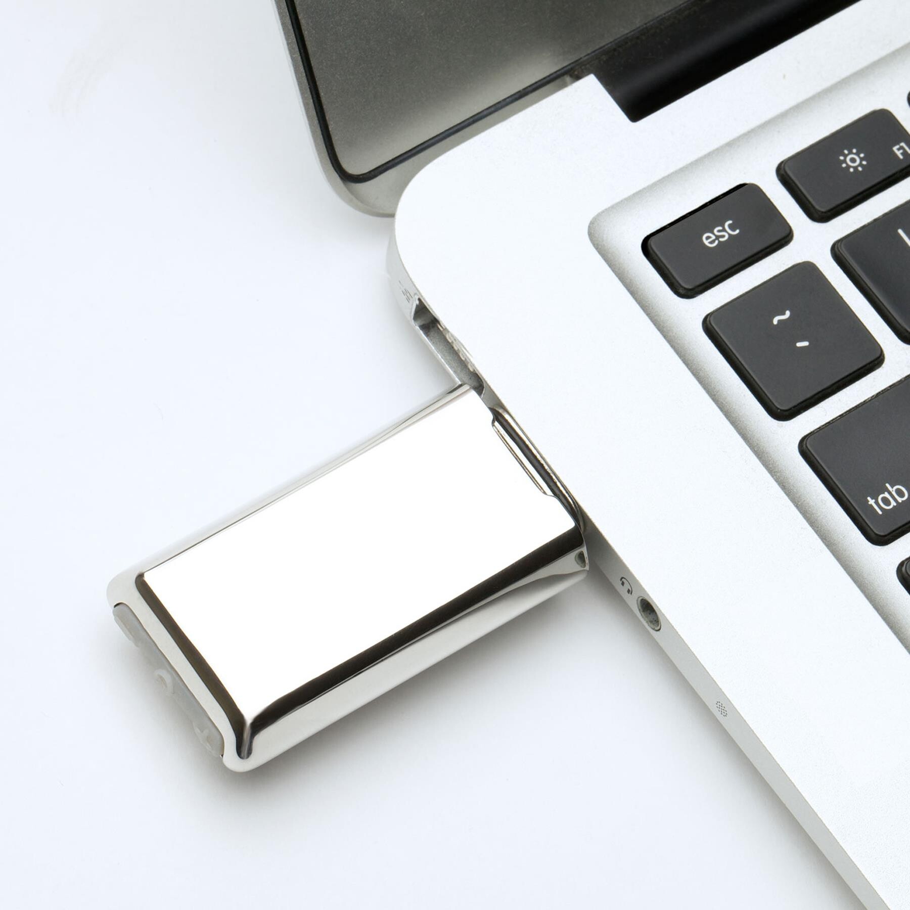 Crave Duet Classic Vibrator usb charging