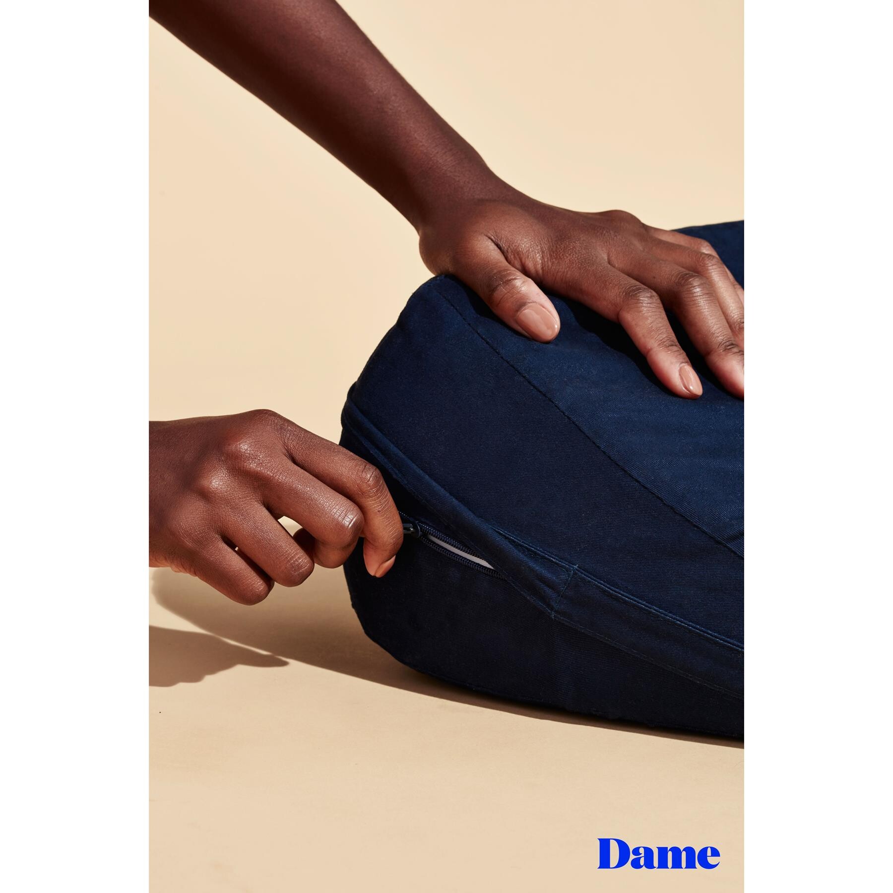 Dame Pillo Sex Pillow unzipping cover
