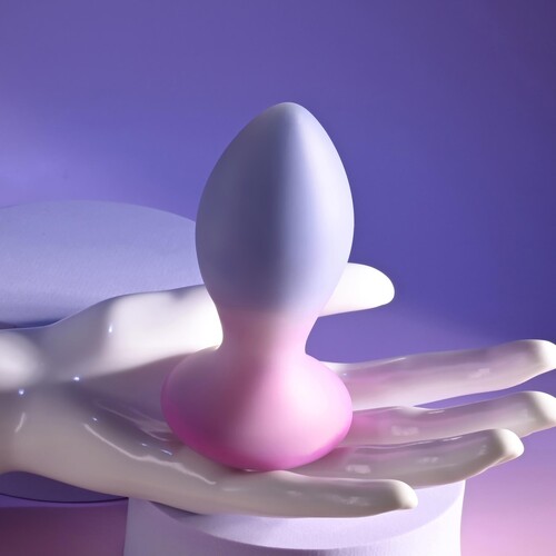 Paradise Anal Vibrator With Remote hand shot