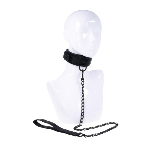 Sincerely Collar And Leash on mannequin