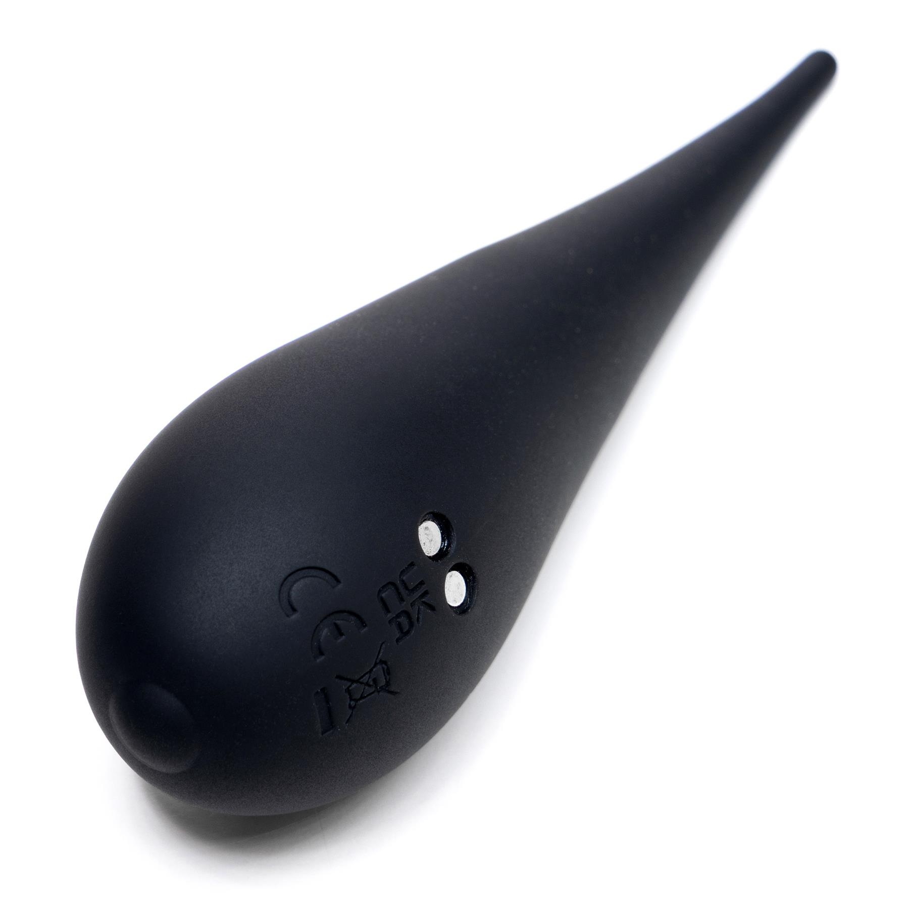 Adam & Eve Luxe Noir Larme Petite Teaser - Product Shot #4 - Showing Magnetic Charging Port