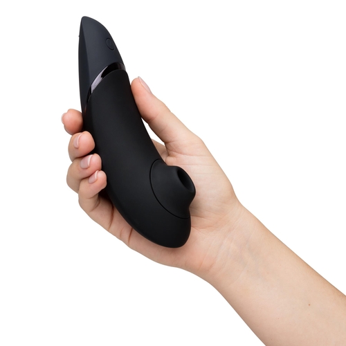 Womanizer Next in hand