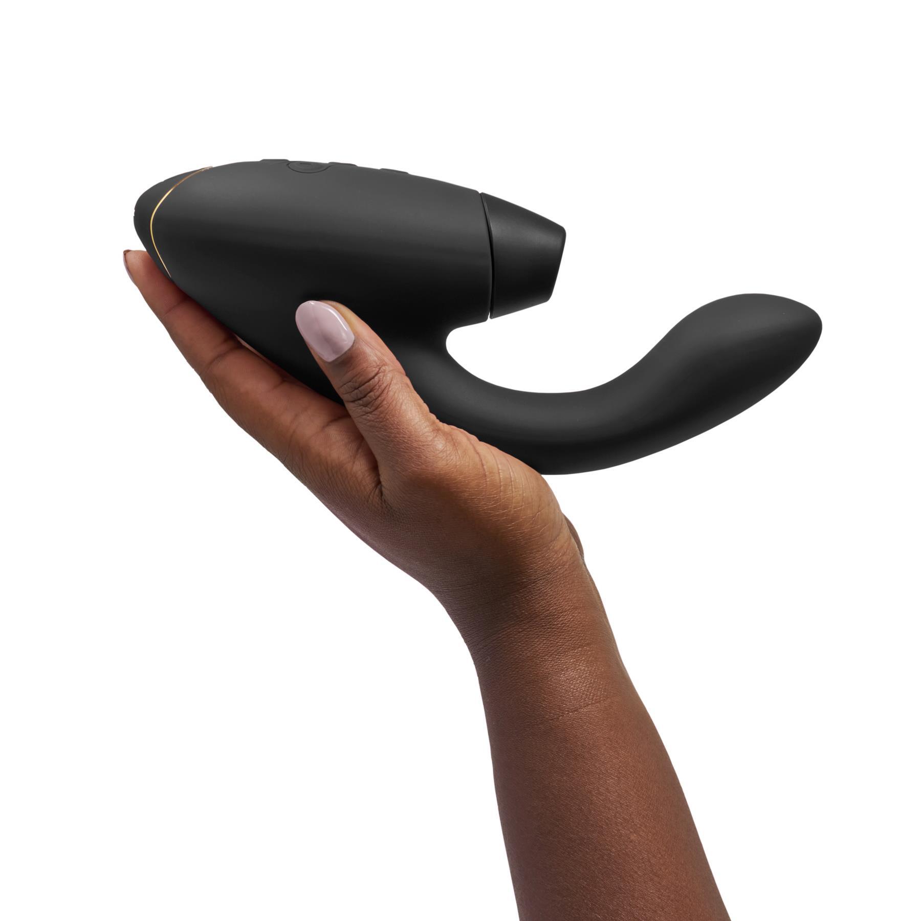 Womanizer Duo 2 Dual Stimulator  color black in hand