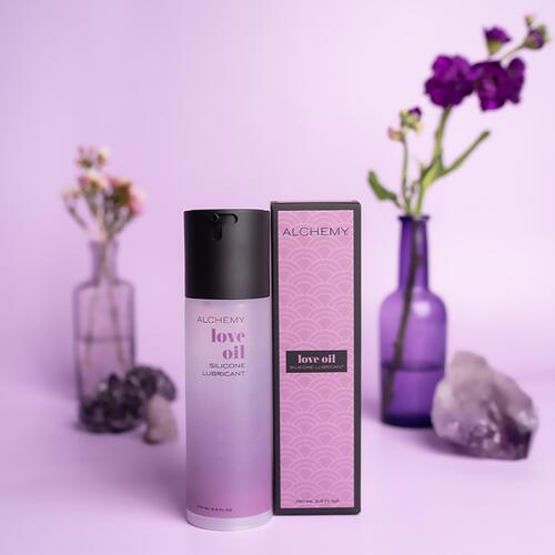 Love Oil: Silicone Personal Lubricant glam 1