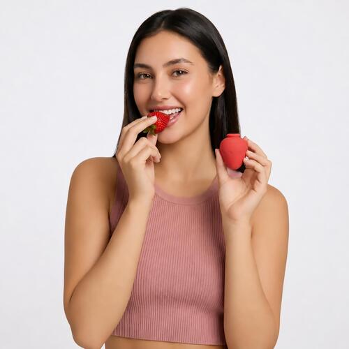 Bella Red with model